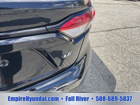 Used 2025 Toyota Corolla LE FWD image 6