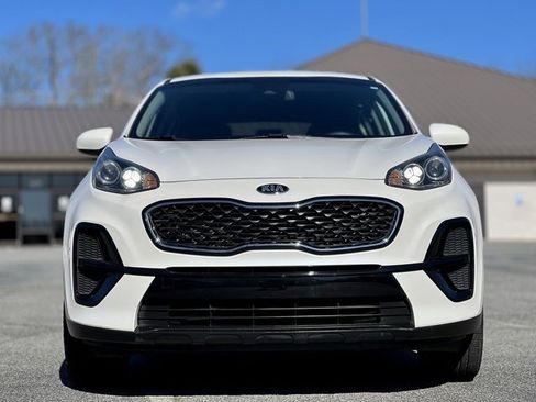 Used 2021 Kia Sportage LX image 2