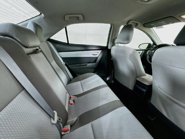 Used 2018 Toyota Corolla LE FWD image 23