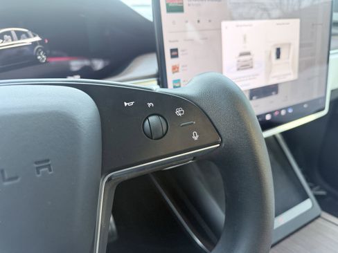 Used 2023 Tesla Model X image 56