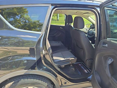 Used 2017 Ford Escape SE w/ Equipment Group 201A image 26