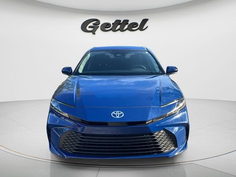 Used 2025 Toyota Camry LE w/ Convenience Package FWD image 2
