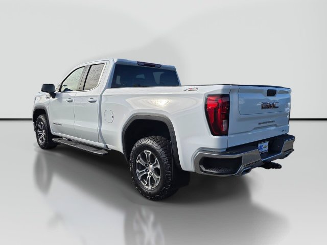 Used 2022 GMC Sierra 1500 SLE w/ X31 Off-Road Package AWD/4WD image 3