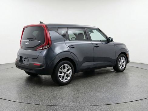 Used 2025 Kia Soul LX w/ LX Technology Package FWD image 9
