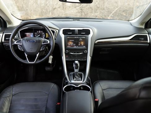 Used 2014 Ford Fusion SE w/ Equipment Group 202A image 17