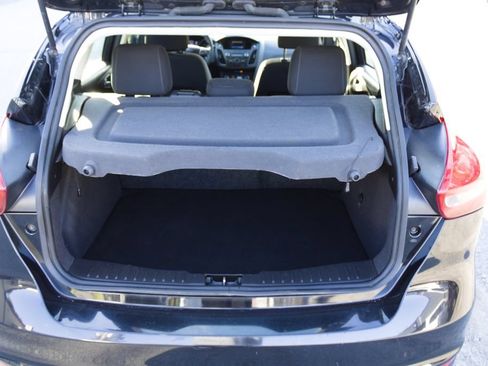 Used 2018 Ford Focus SE FWD image 27