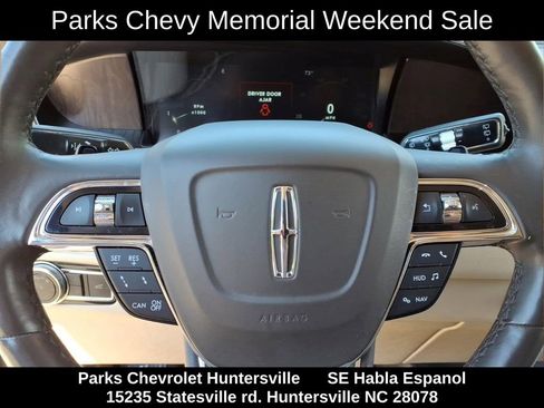Used 2021 Lincoln Navigator Reserve w/ Luxury Package AWD/4WD image 11