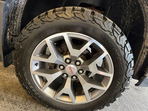 Used 2012 GMC Sierra 1500 SLE w/ Chrome Essentials Package AWD/4WD image 34