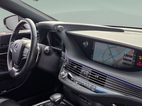 Used 2018 Lexus LS 500 LS 500 w/ Accessory Package (Z2) image 29