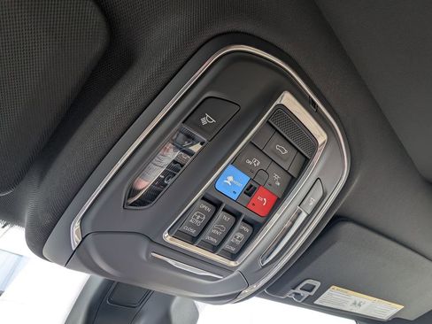 New 2026 Jeep Grand Cherokee Limited w/ Limited Altitude Package image 34