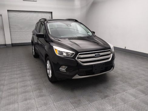 Used 2018 Ford Escape SE w/ Ford Safe & Smart Package AWD/4WD image 14