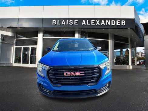 Used 2024 GMC Terrain SLE w/ Driver Convenience Package AWD/4WD image 8