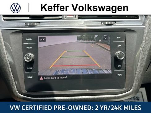 Used 2021 Volkswagen Tiguan SEL AWD/4WD image 22