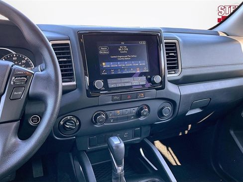Used 2023 Nissan Frontier SV image 10