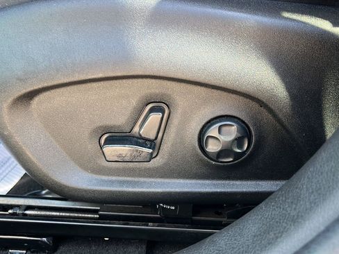 Used 2021 Jeep Renegade Limited image 22