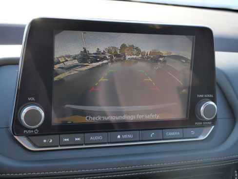 Used 2023 Nissan Rogue SV image 35