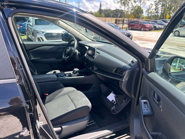 Used 2024 Nissan Rogue S AWD/4WD image 9