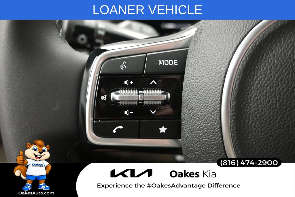 Used 2026 Kia Carnival EX FWD image 26