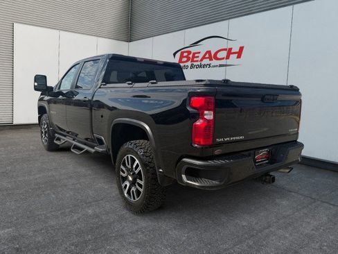 Used 2024 Chevrolet Silverado 2500 Custom w/ Custom Value Package image 11