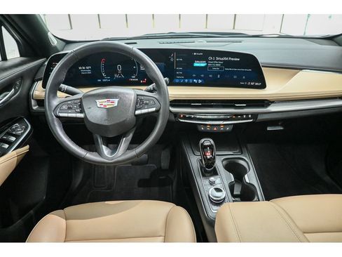 Certified 2024 Cadillac XT4 Luxury w/ Cold Weather Package image 28