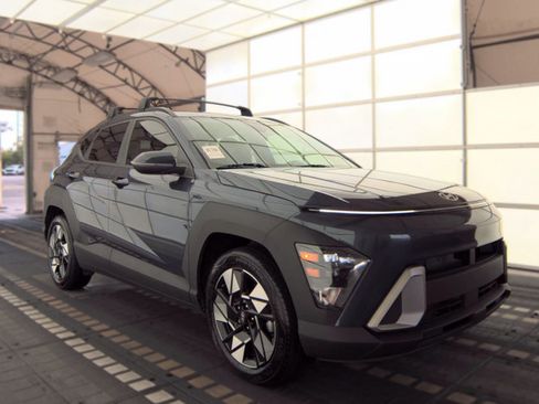 Used 2025 Hyundai Kona SEL FWD image 4