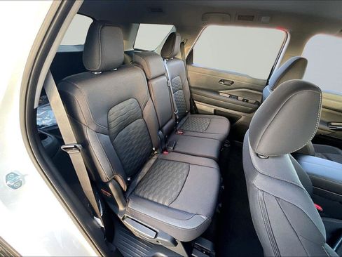 New 2026 Nissan Pathfinder SV image 10
