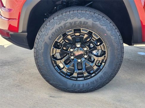 New 2026 GMC Canyon Elevation w/ Convenience Package image 9