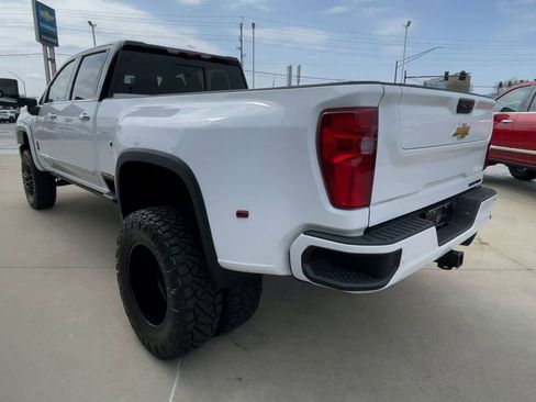New 2026 Chevrolet Silverado 3500 High Country w/ High Country Premium Package AWD/4WD image 8