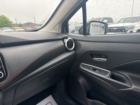 Used 2024 Nissan Versa SR FWD image 18