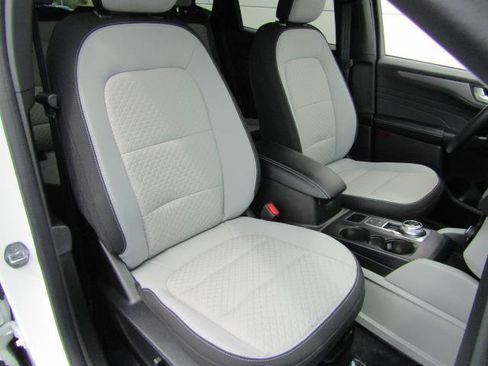 Used 2023 Ford Escape Active w/ Tech Pack #2 AWD/4WD image 8