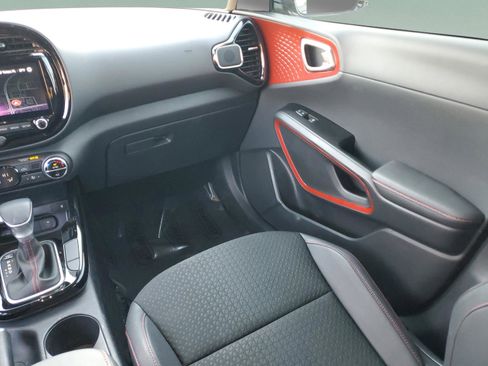 Certified 2025 Kia Soul GT-Line image 13