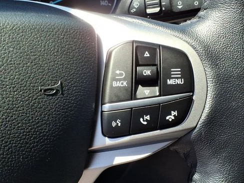 Used 2022 Ford Explorer XLT w/ Equipment Group 202A AWD/4WD image 28
