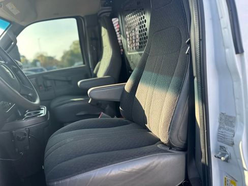 Used 2019 Chevrolet Express 2500 w/ Driver Convenience Package image 10
