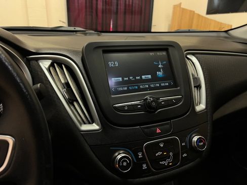 Used 2018 Chevrolet Malibu LS FWD image 27