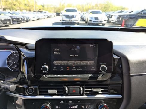 Used 2022 Nissan Pathfinder S AWD/4WD image 20