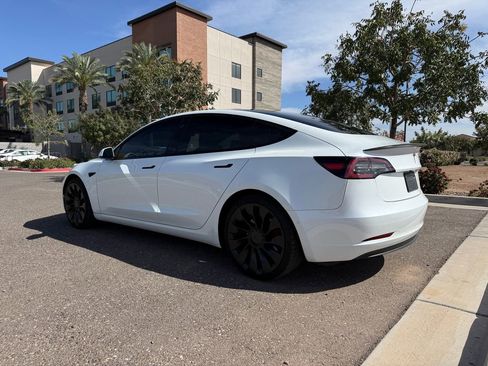 Used 2022 Tesla Model 3 Performance image 4