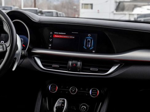 Used 2024 Alfa Romeo Stelvio Veloce image 19