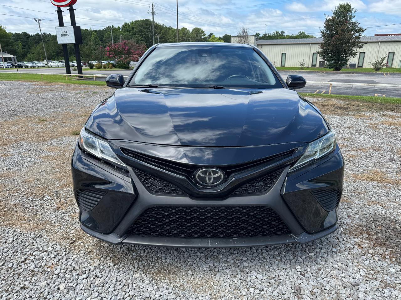 Used 2019 Toyota Camry SE w/ Carpet Mat Package FWD image 6