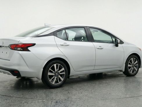 Used 2025 Nissan Versa SV FWD image 9