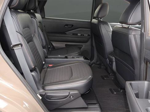 Used 2023 Nissan Pathfinder Rock Creek AWD/4WD image 19