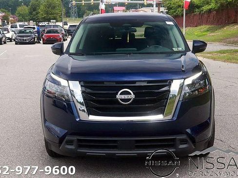 Certified 2025 Nissan Pathfinder SV AWD/4WD image 2