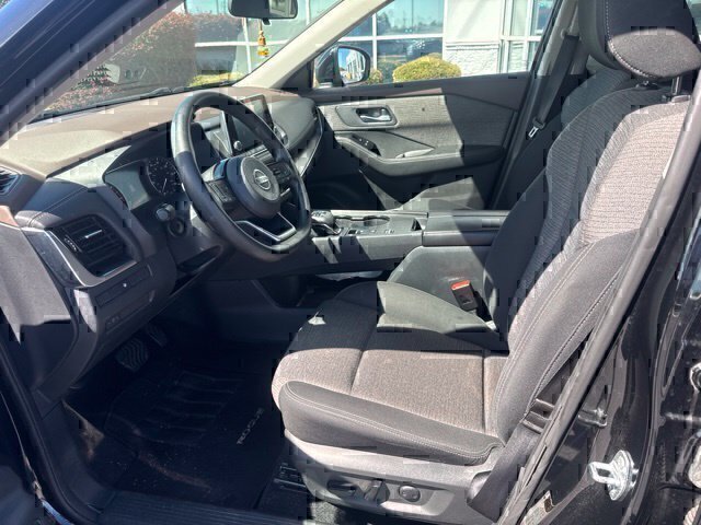 Used 2021 Nissan Rogue SV FWD image 13