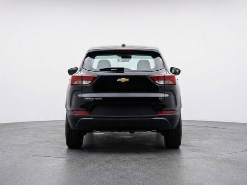 Used 2025 Chevrolet TrailBlazer LT image 7