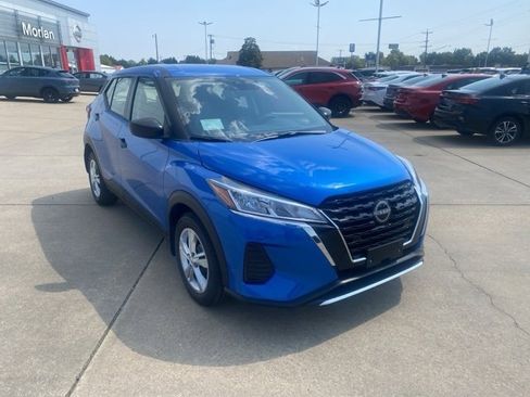 New 2025 Nissan Kicks Play S image 8
