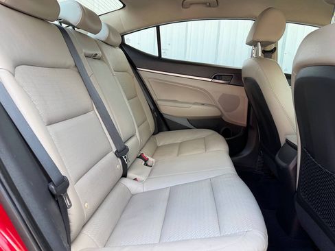 Used 2017 Hyundai Elantra Limited FWD image 17