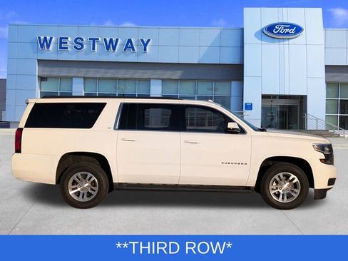 Used 2016 Chevrolet Suburban LS image 2
