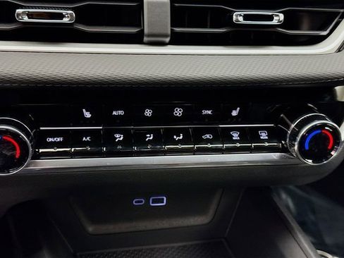 New 2026 Chevrolet Equinox LT image 18