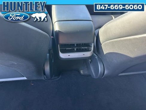 Used 2022 Tesla Model Y Long Range AWD/4WD image 18