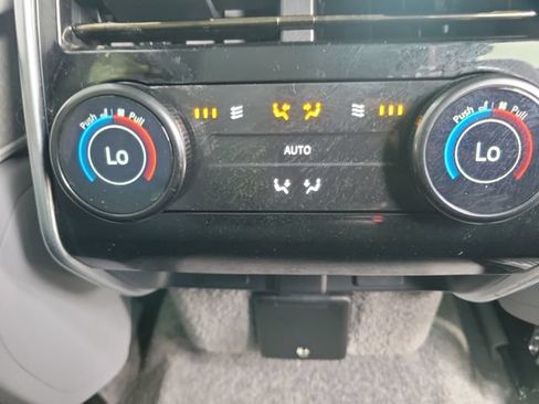 Used 2024 Land Rover Range Rover SV AWD/4WD image 24
