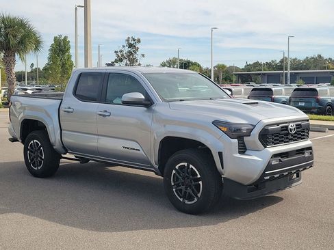 New 2025 Toyota Tacoma TRD Sport image 3